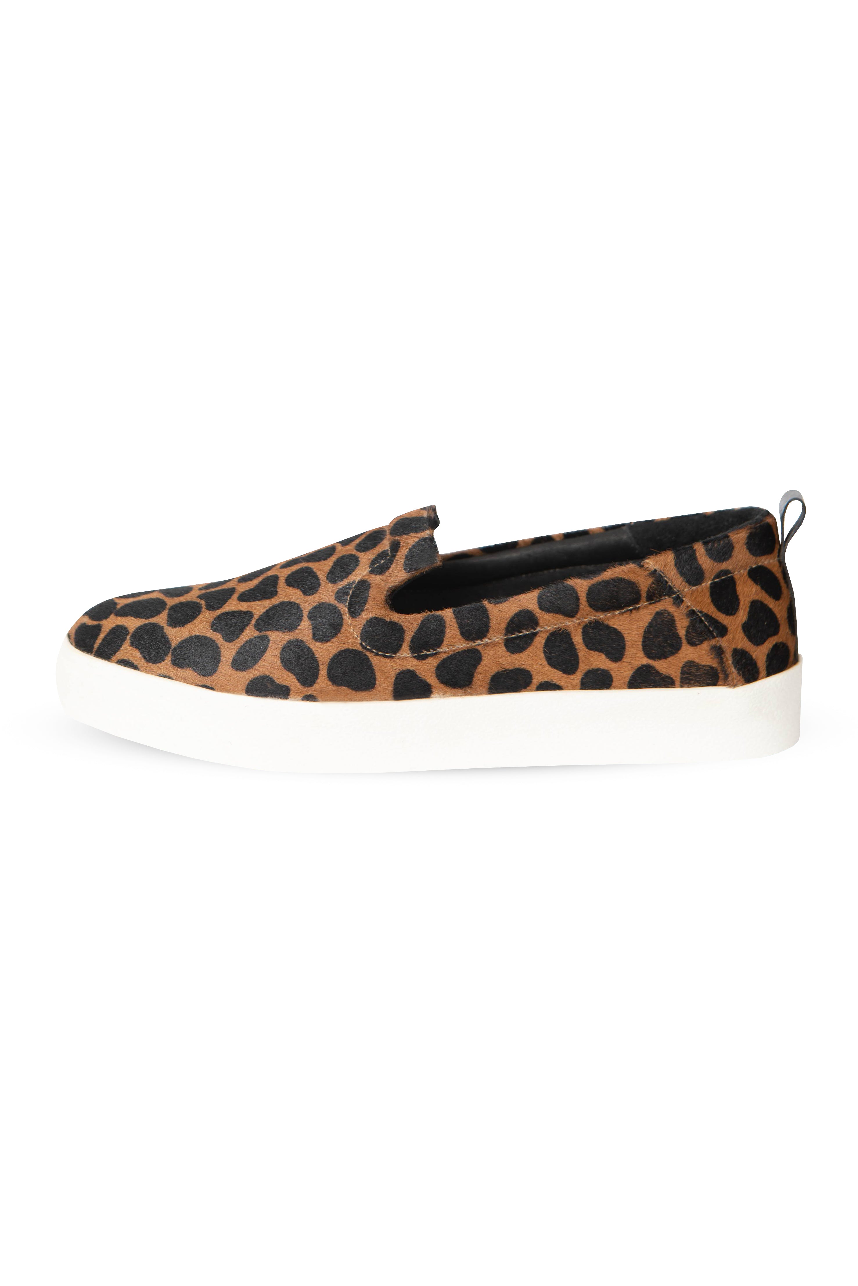 SLIP-ON SNEAKERS ESTAMPADO CHEETAH