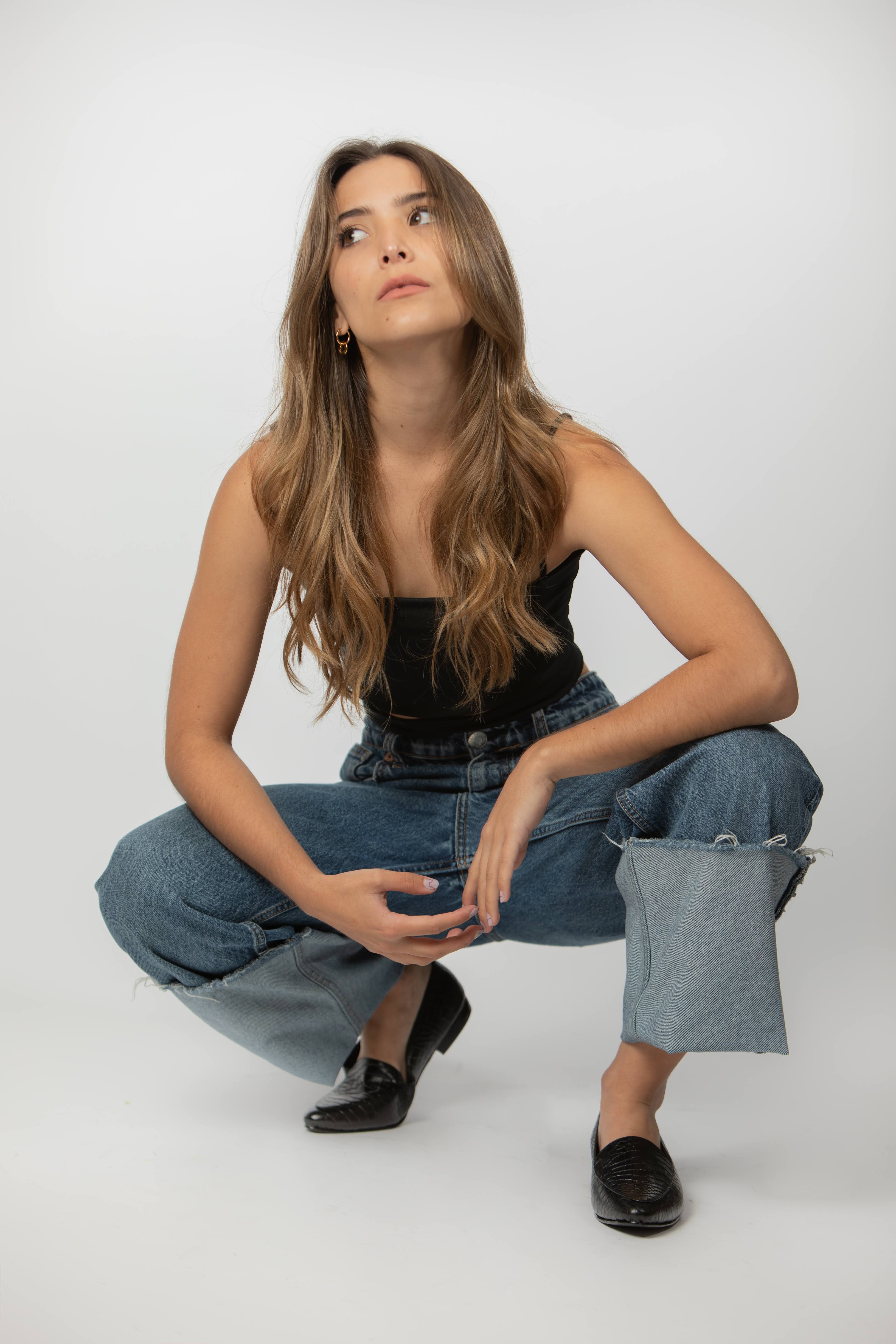 MOCASINES DE PIEL COLOR NEGRO TEXTURA SERPIENTE