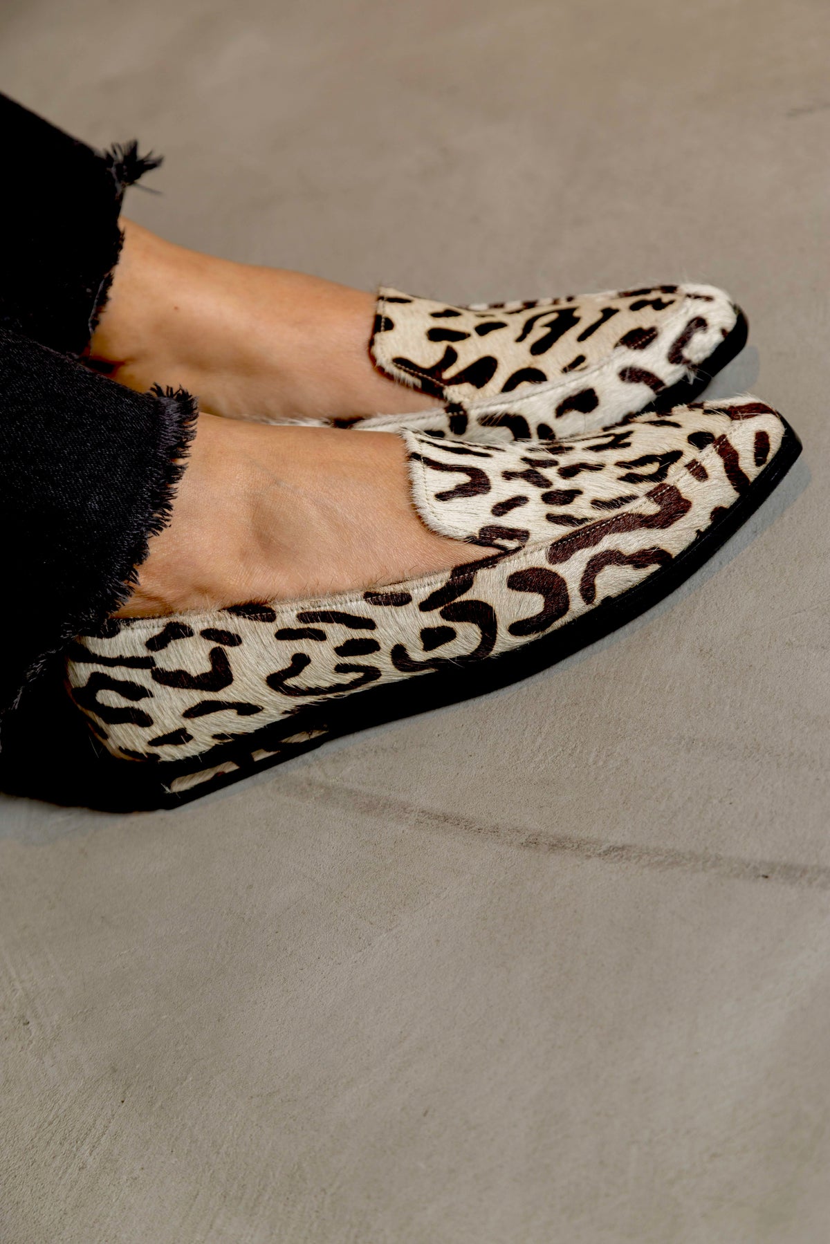 MOCASINES DE PELO ESTAMPADO JAGUAR BLANCO