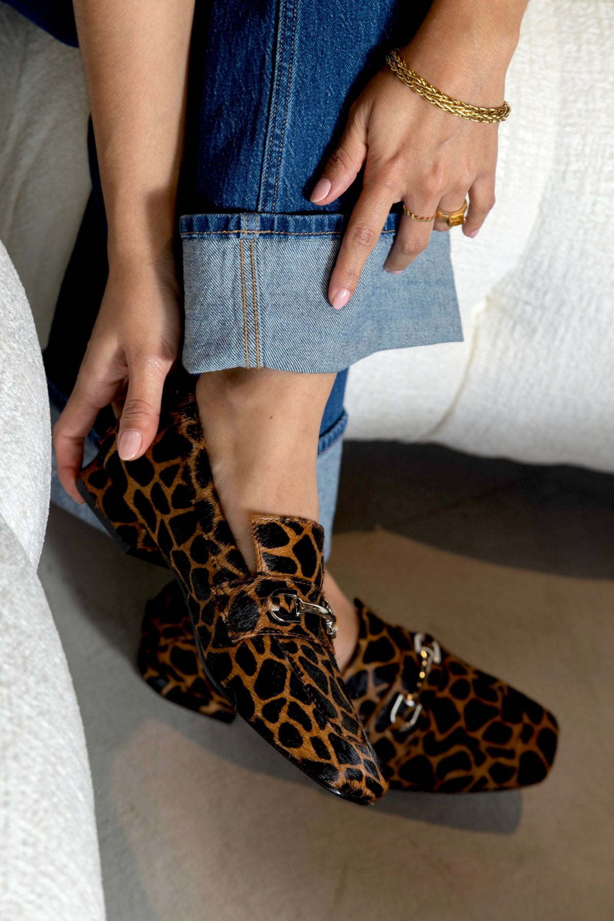 MOCASINES DE PELO ESTAMPADO JIRAFA