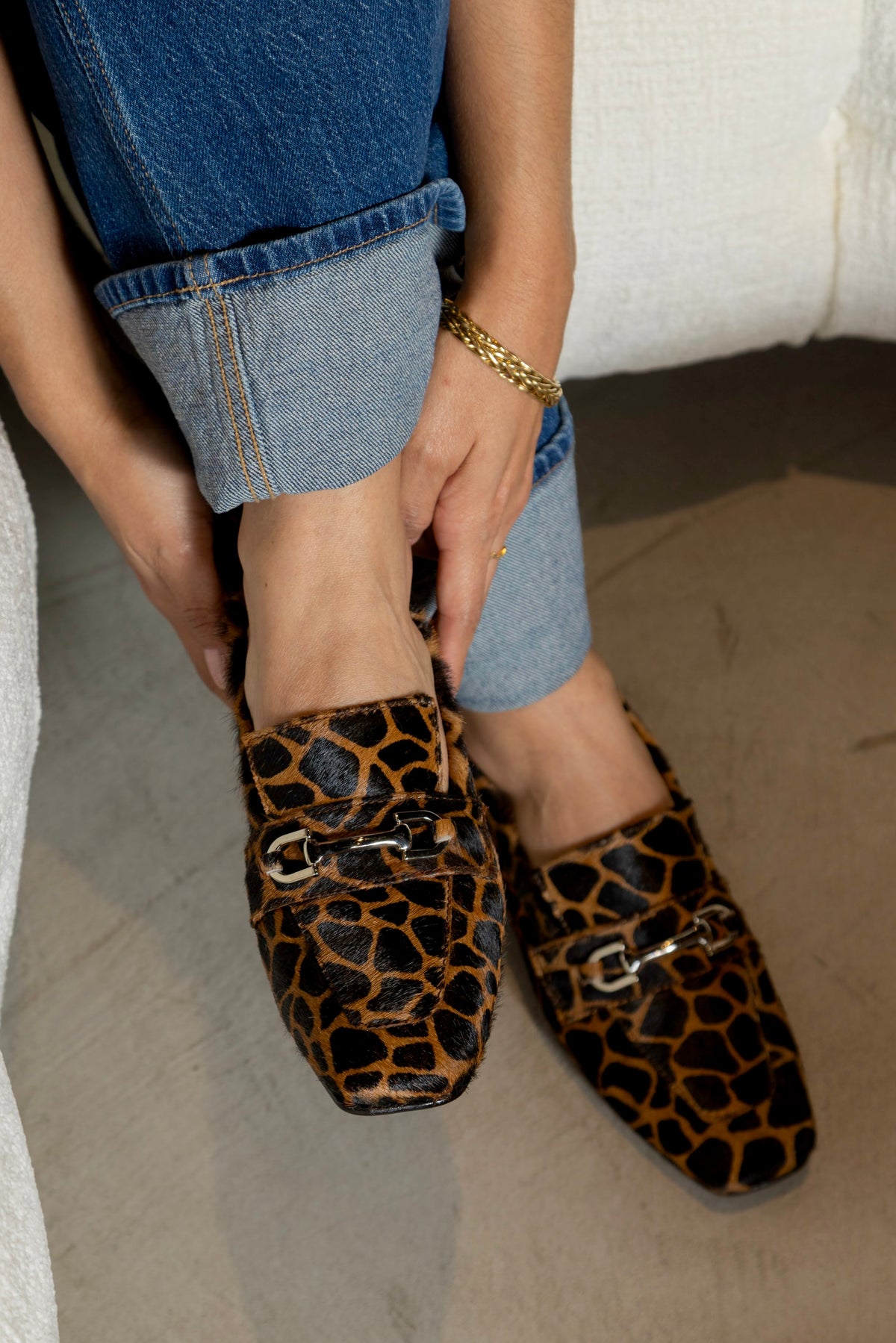 MOCASINES DE PELO ESTAMPADO JIRAFA