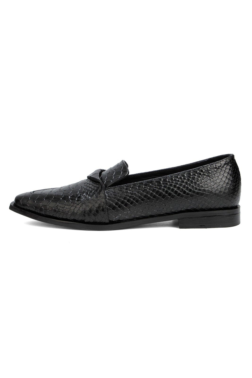 MOCASINES DE PIEL CON ANTIFAZ COLOR NEGRO TEXTURA PITÓN